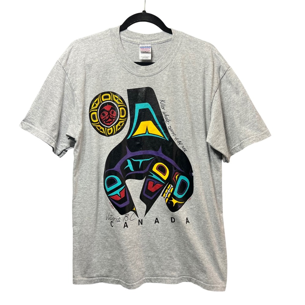 Y2K Canada Killer Whale Spirit of the Sea Graphic T-Shirt Victoria BC Gray Large